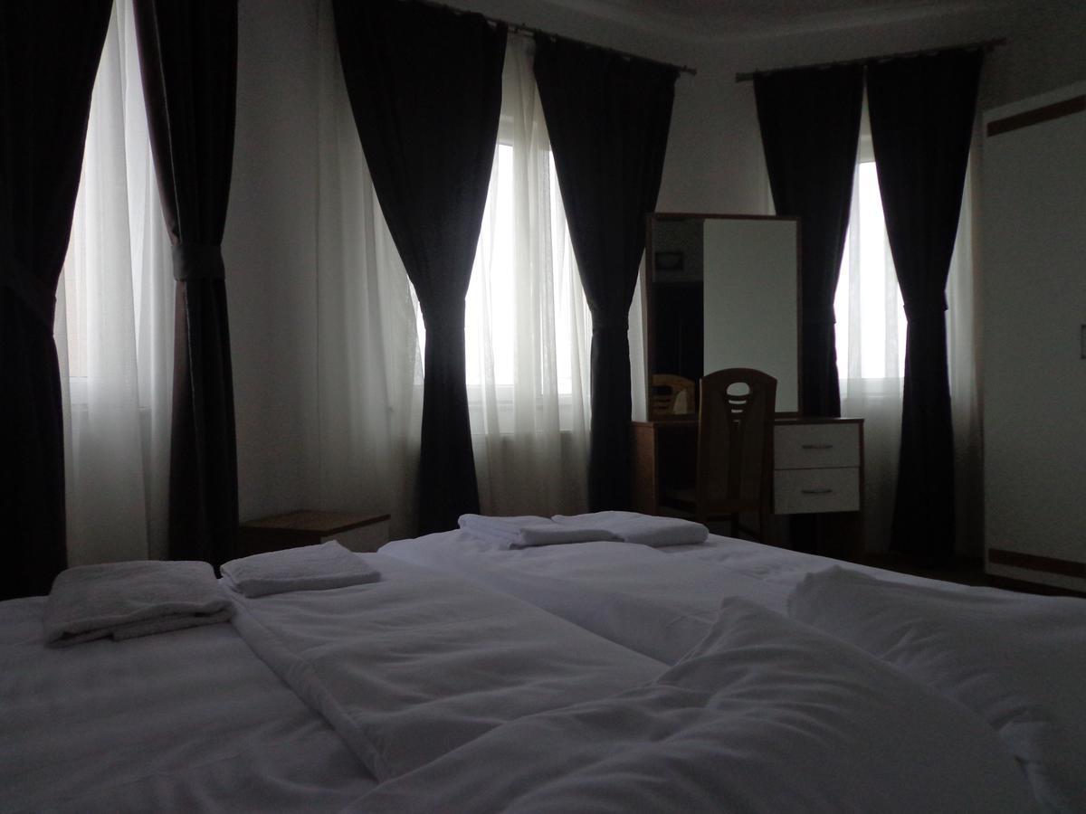 Hotel Rio Pristina Eksteriør bilde