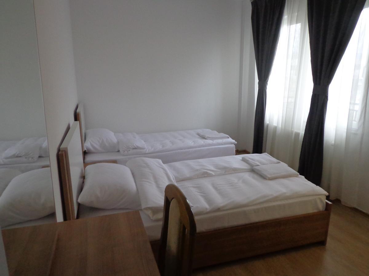 Hotel Rio Pristina Eksteriør bilde