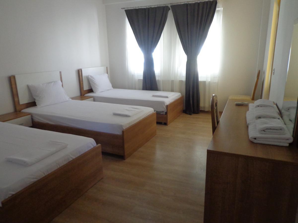 Hotel Rio Pristina Eksteriør bilde