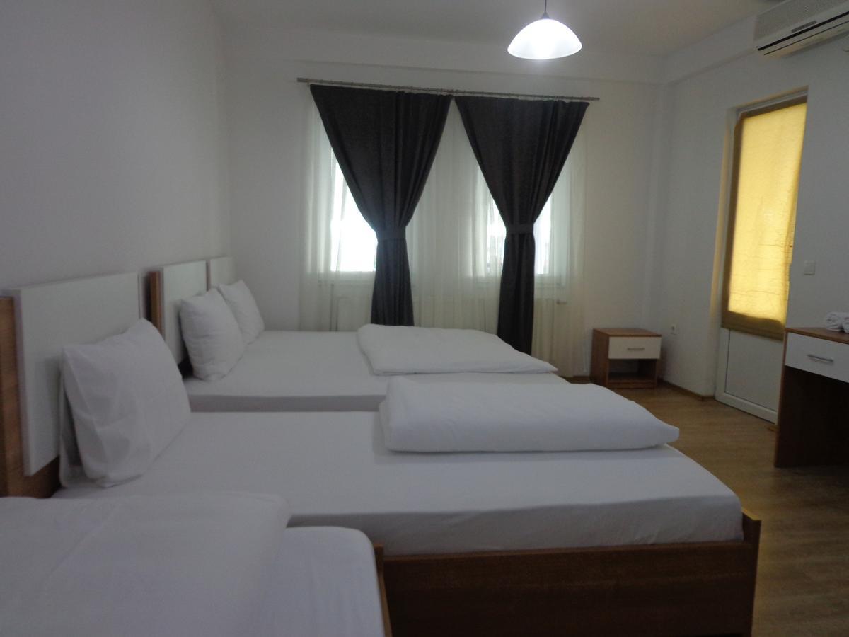 Hotel Rio Pristina Eksteriør bilde