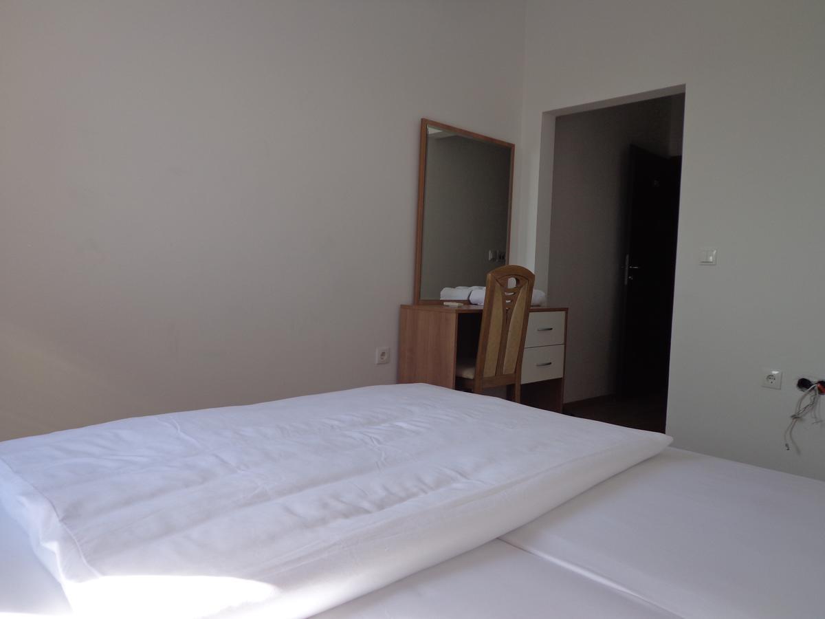 Hotel Rio Pristina Eksteriør bilde